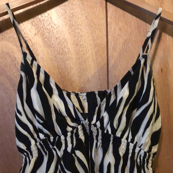 ⛱Express zebra print triangle tank - Picture 2 of 3